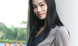 女主爆料娱乐圈丑事,女主揭露惊天丑闻，揭秘幕后黑幕